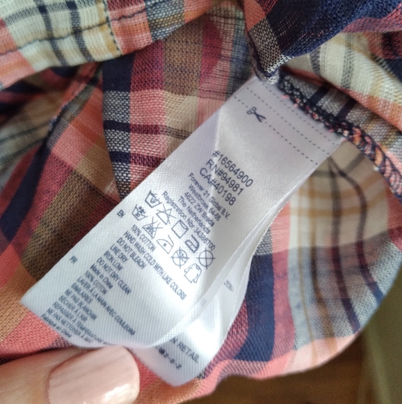 Forever 21 coral navy button up woven shirt, medium, Nwt - Picture 4 of 5